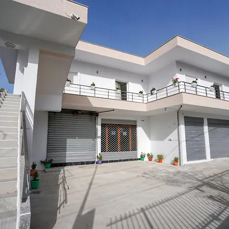 아파트 Vila Cela Rental Apartment *